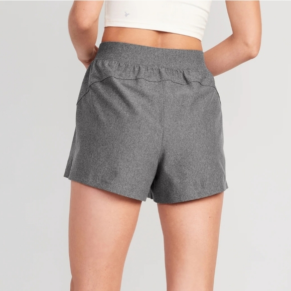 ๐ Old Navy 3" Inseam High-Waisted Powersoft Shorts Medium - Picture 3 of 9